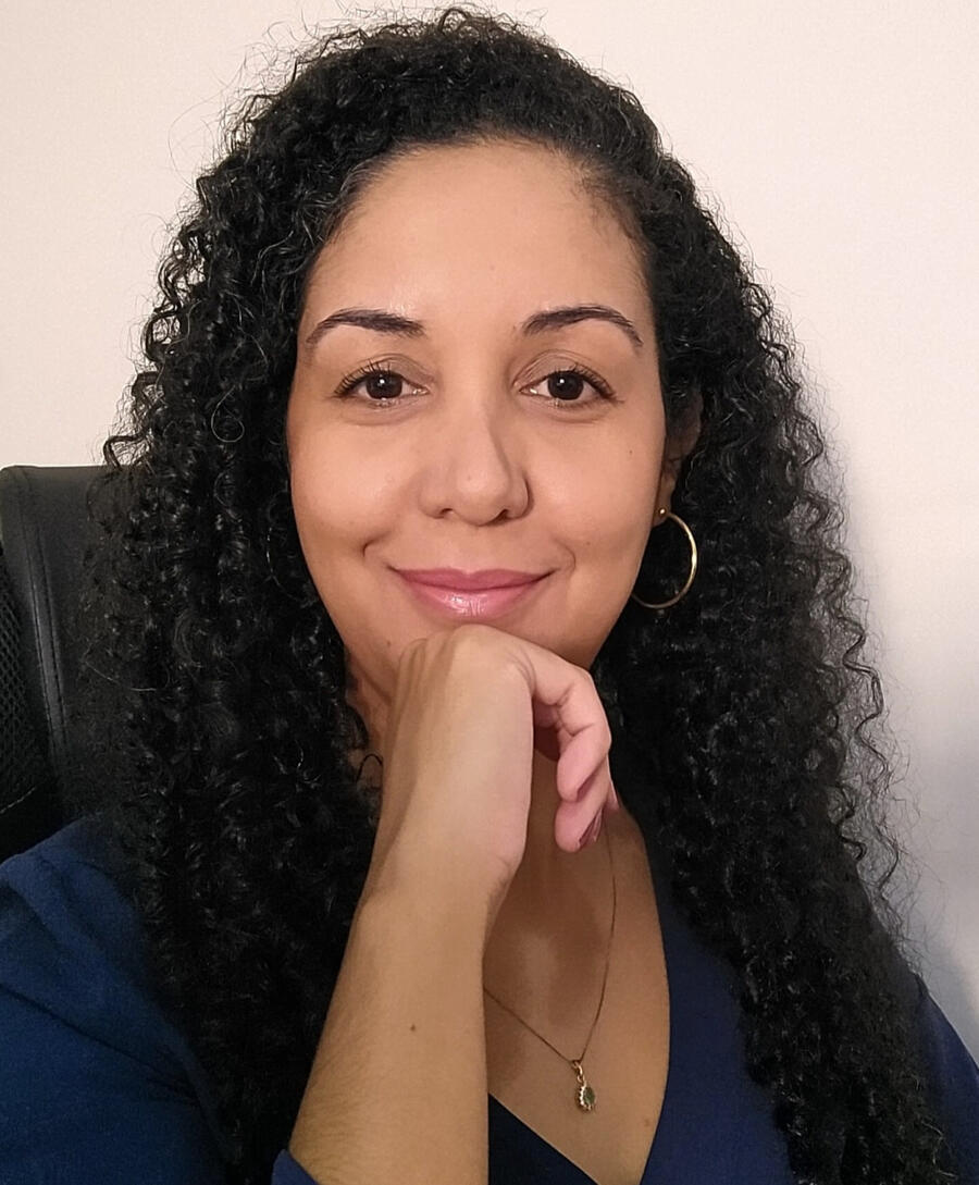 psicanalista-vanessa-dos-anjos sicanalista Vanessa dos Anjos em foto de perfil profissional para atendimento de psicoterapia online e presencial.